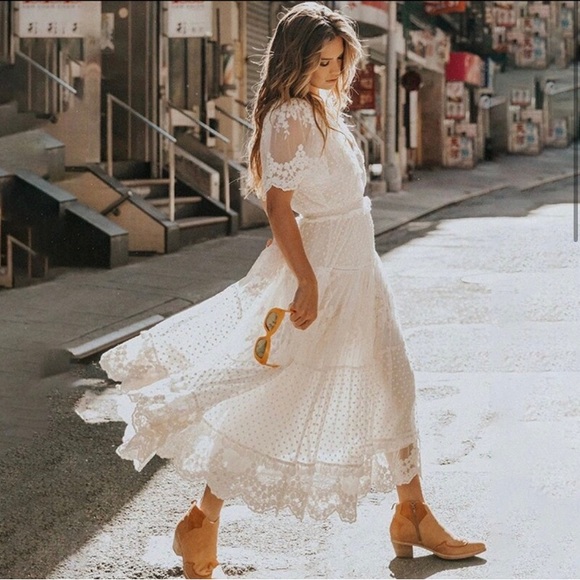 Spell & The Gypsy “Dawn” Lace Gown – Cream / IVORY | Size XS - Picture 4 of 8